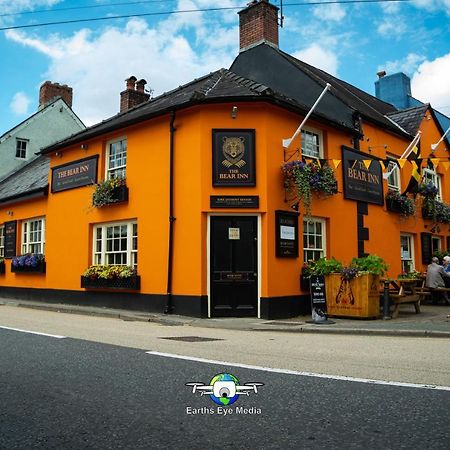 The Bear Inn Llandovery Exterior foto