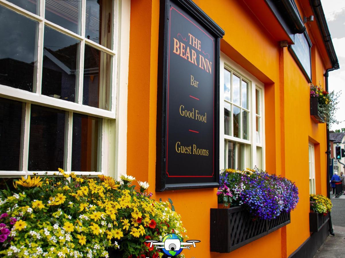 The Bear Inn Llandovery Exterior foto